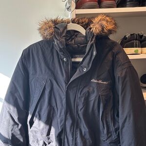 Vintage Eddie Bauer Men's Black Puffer Jacket with Fur Trim